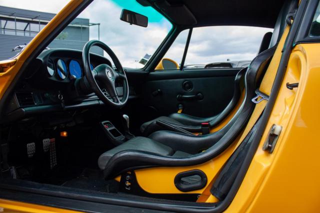 Porsche 911 image 1