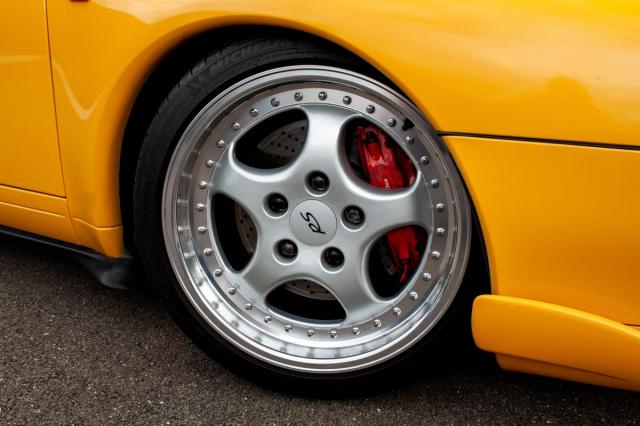 Porsche 911 image 2