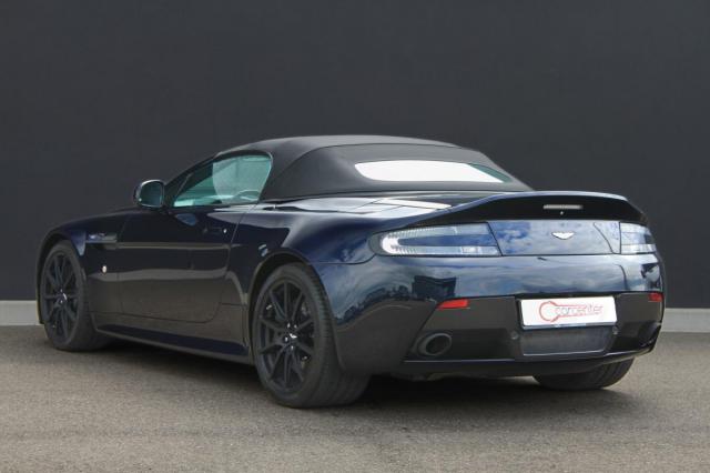 Aston Martin V12 Vantage image 2