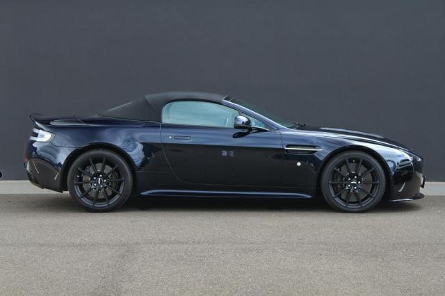 Aston Martin V12 Vantage image 5
