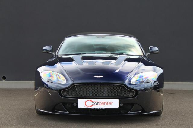 Aston Martin V12 Vantage image 1