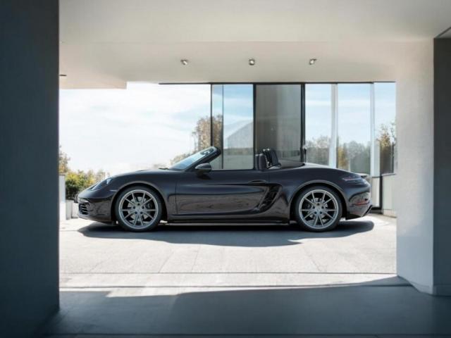 Porsche 718 image 4