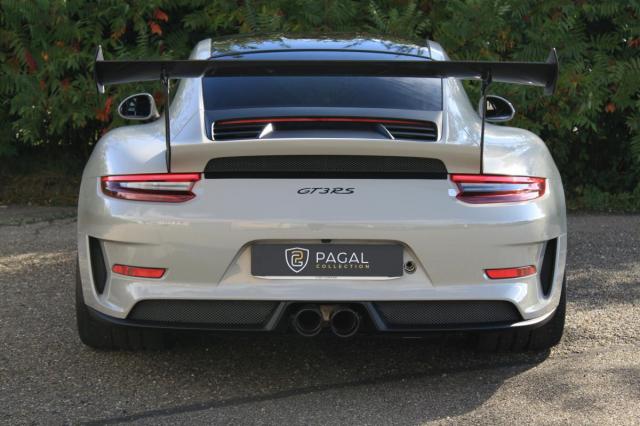 Porsche 911 image 2
