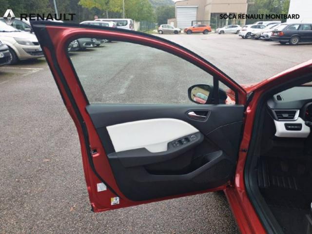 Renault Clio image 9