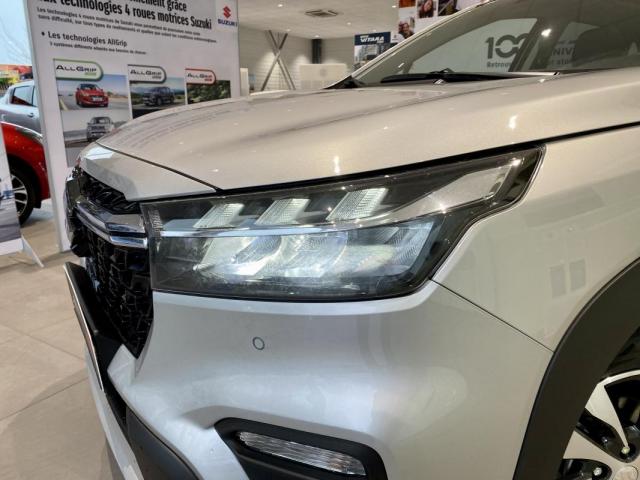 Suzuki S-Cross image 2