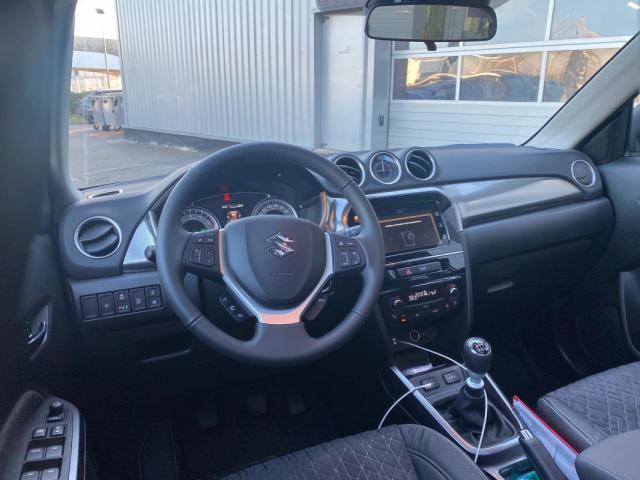 Suzuki Vitara image 6