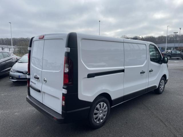 Nissan Primastar image 9