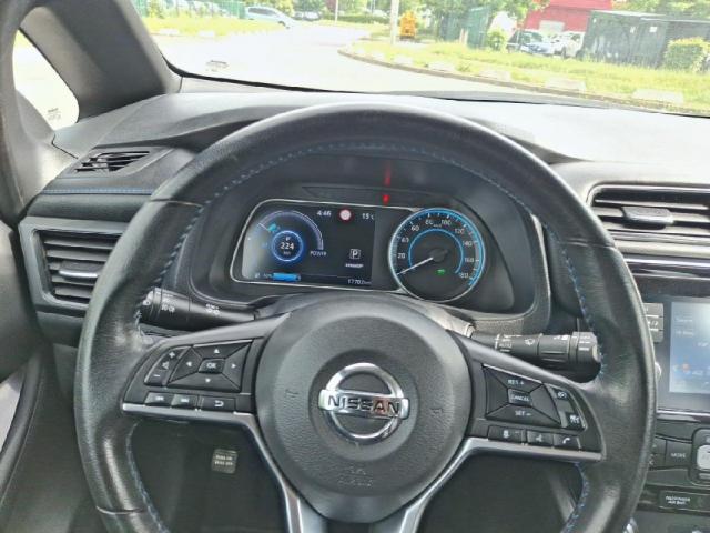 Nissan Leaf image 8
