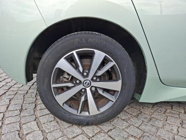 Nissan Leaf image 1