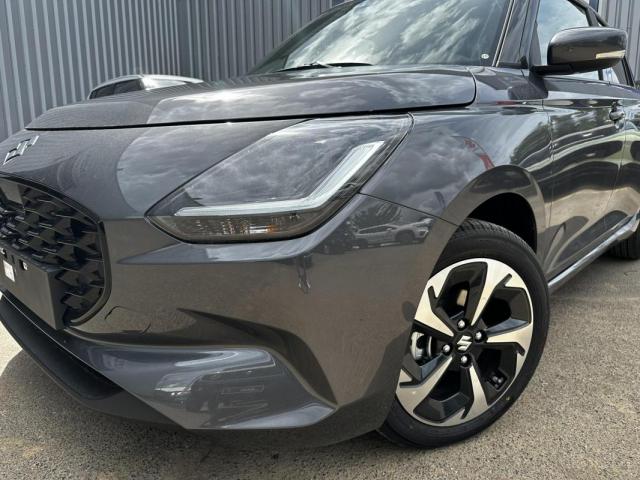 Suzuki Swift image 8