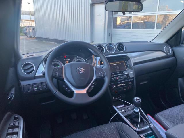 Suzuki Vitara image 9
