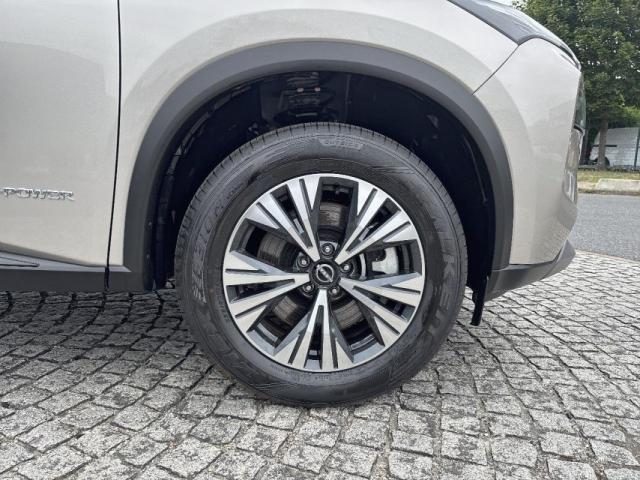 Nissan X-Trail image 2