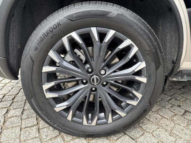 Nissan X-Trail image 1