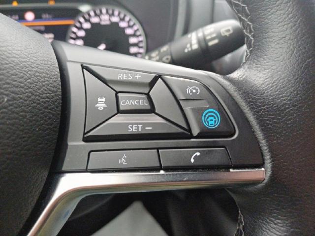 Nissan Juke image 9