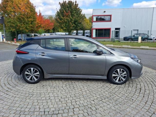 Nissan Leaf image 2