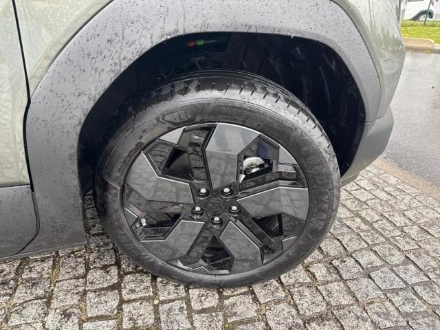 Suzuki Vitara image 9