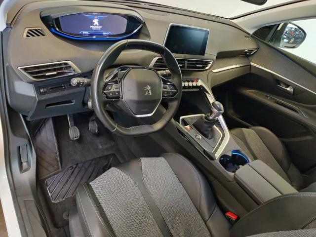Peugeot 3008 image 2