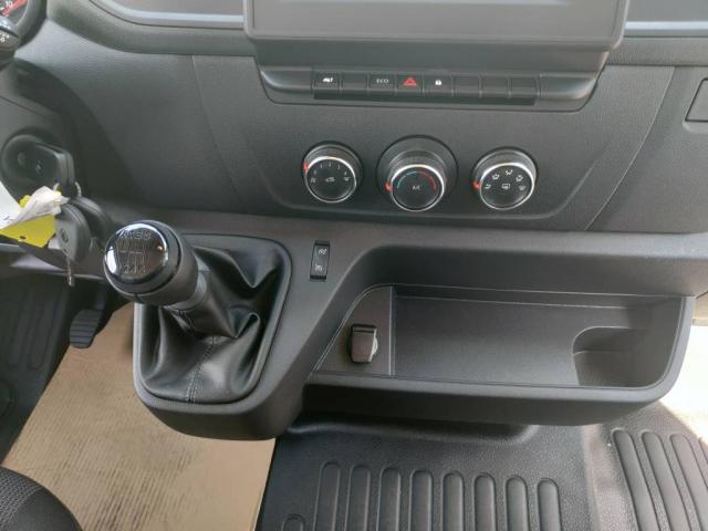 Renault Master image 4