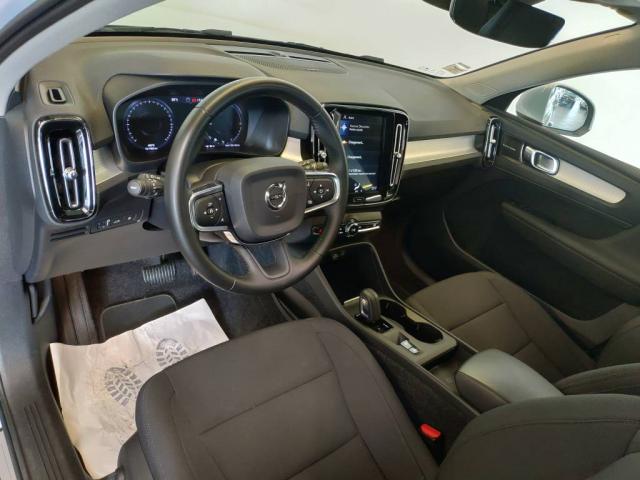 Volvo Xc40 image 2