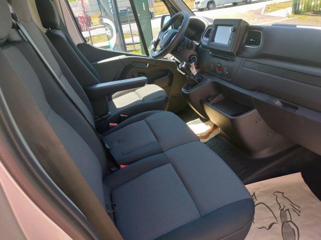 Renault Master image 8