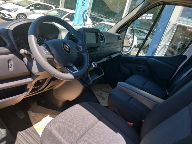 Renault Master image 2
