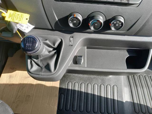 Renault Master image 4