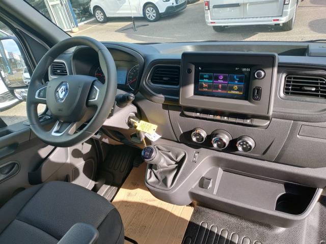 Renault Master image 9