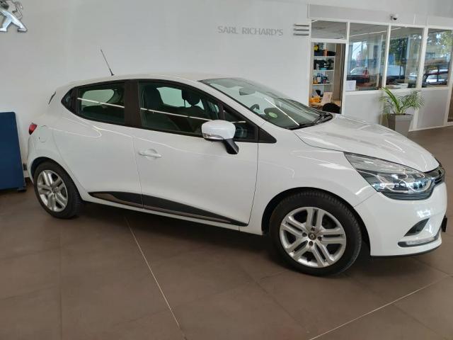 Clio image 6