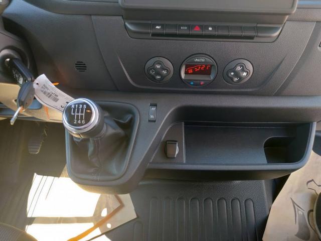 Renault Master image 1