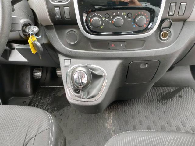 Renault Trafic image 2