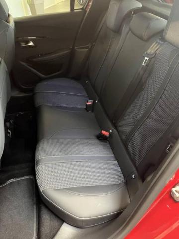 Peugeot 208 image 2