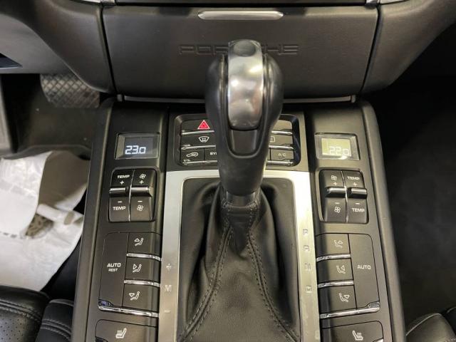 Porsche Macan image 2
