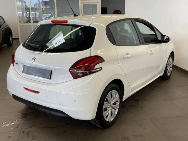 Peugeot 208 image 5