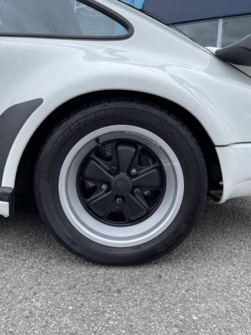 Porsche 930 image 3