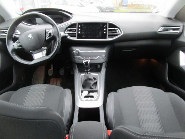 Peugeot 308 image 1