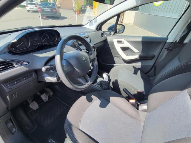 Peugeot 208 image 5