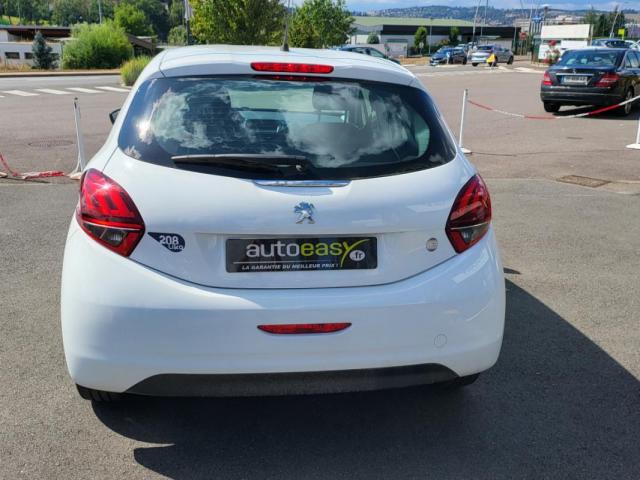 Peugeot 208 image 9