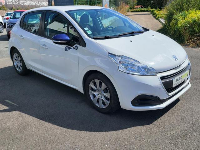 Peugeot 208 image 2