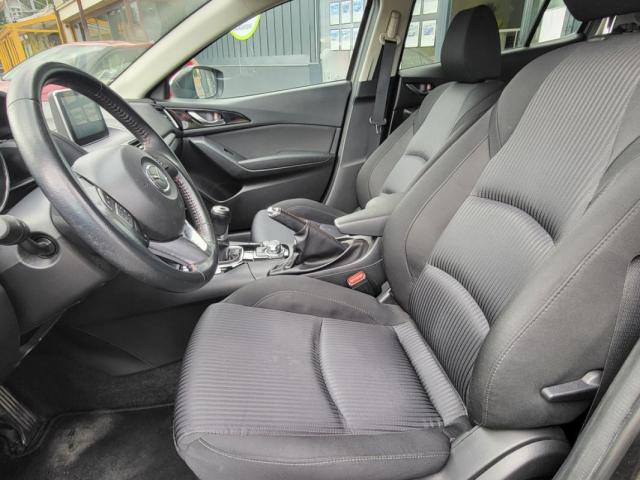 Mazda 3 image 9