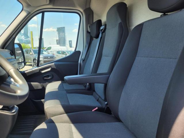 Renault Master image 1