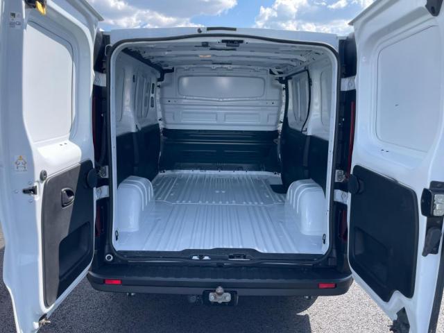 Renault Trafic image 2