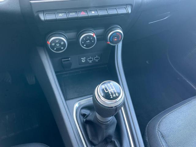Renault Captur image 9