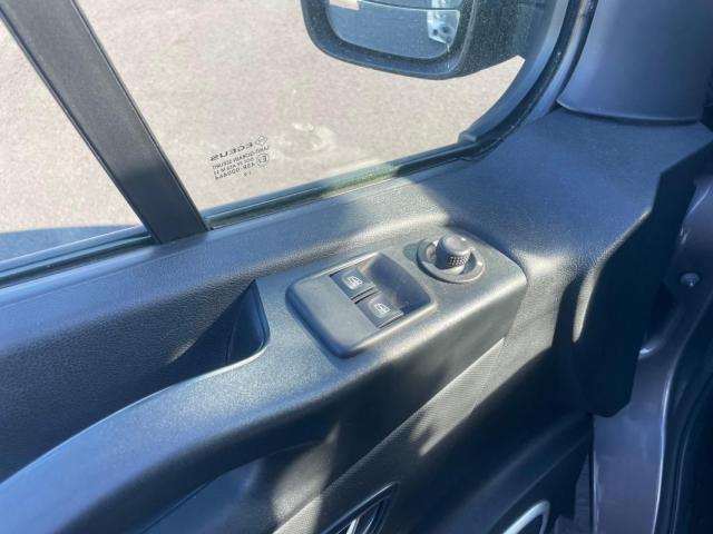 Renault Trafic image 6