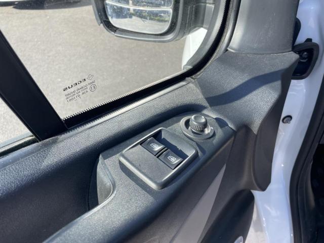 Renault Trafic image 7
