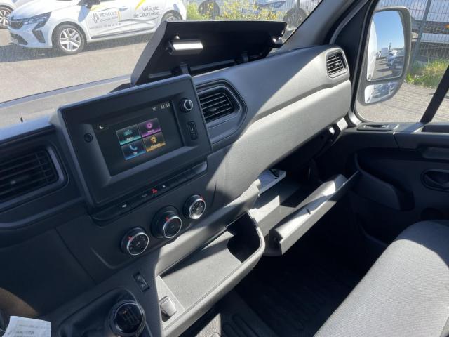 Renault Master image 1