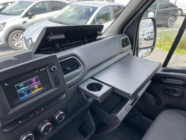 Renault Master image 9