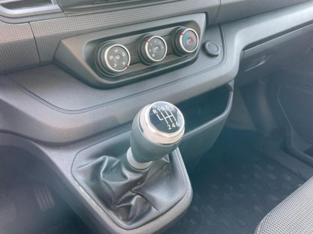 Renault Trafic image 8