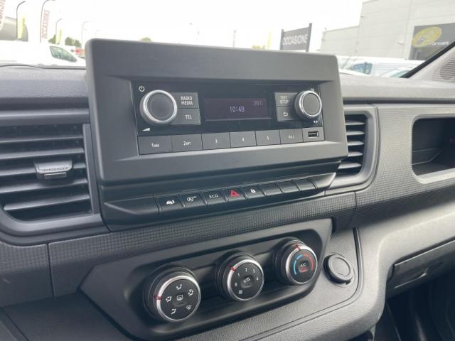 Renault Trafic image 2