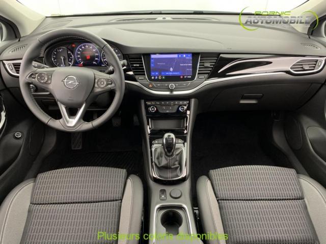Opel Astra Sports Tourer image 4