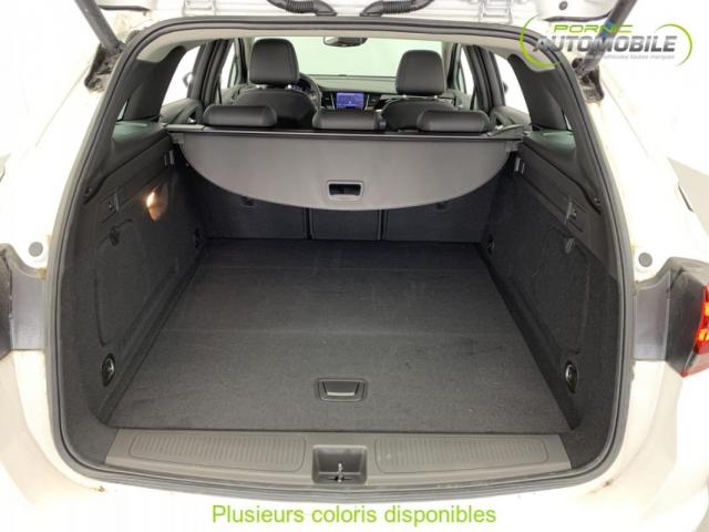 Opel Astra Sports Tourer image 3